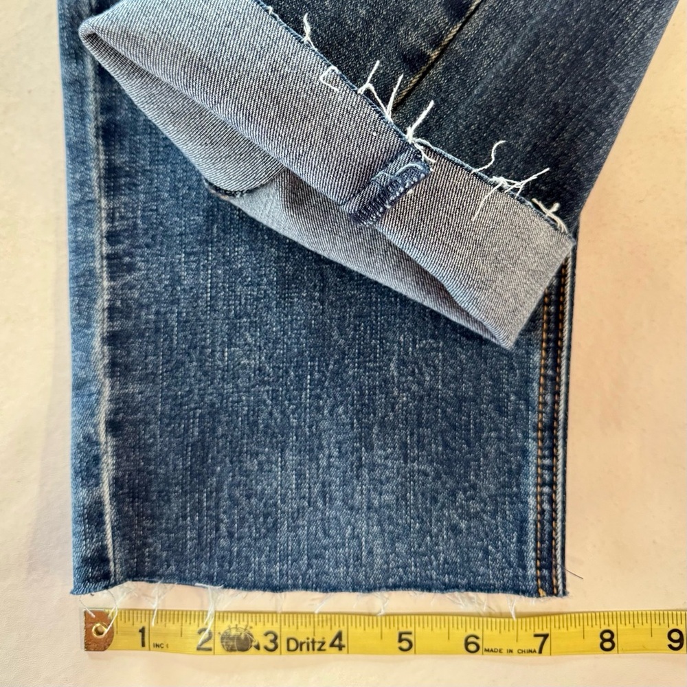 VIGOSS Stevie Crop Straight Raw Hem Jeans (28) - Picture 12 of 16